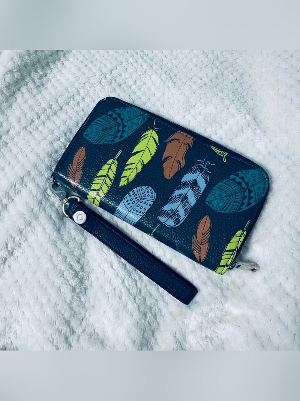 Thirty-One Feather Print Zip Wristlet Wallet